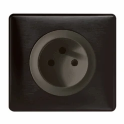 Legrand Céliane – Prise 2P Standard – Ensemble Carbone Complet